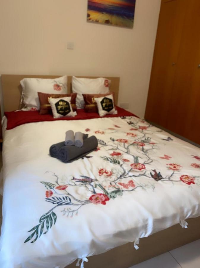 Larnaca Beach Apartment Dış mekan fotoğraf